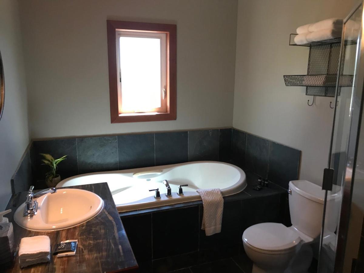 Wesbert Winery & Guest Suites Penticton Ngoại thất bức ảnh
